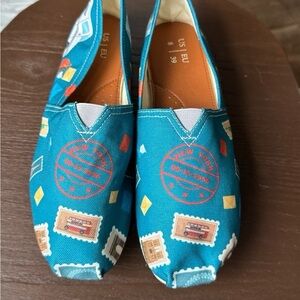 Stylish Blue Loafers with Stamp Design